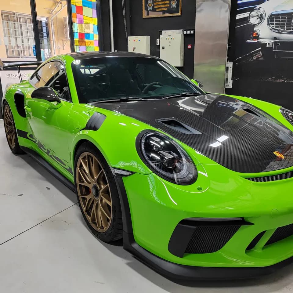 Window film installers for cars & buildings. Affordable price Dubai, UAE